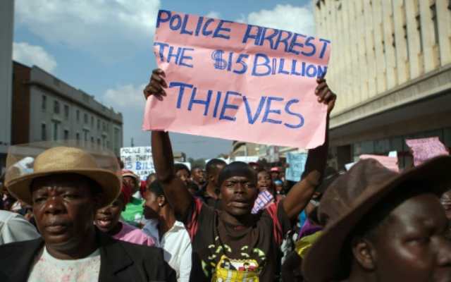 Zimbabwe approuve la loi criminalisant les manifestations