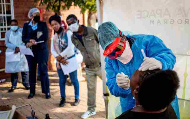 Afrique du Sud: ce que les Sud-Africains doivent faire pour éviter une résurgence des infections à la Covid-19