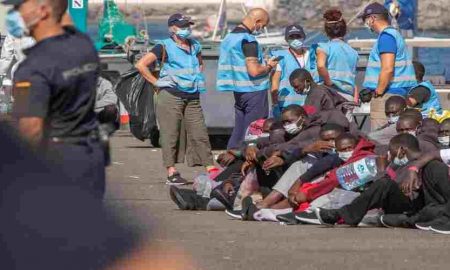 Les îles Canaries face à une crise migratoire