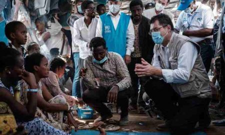 Le commissaire européen à la gestion des crises exhorte l'Éthiopie à rétablir les contacts au Tigré