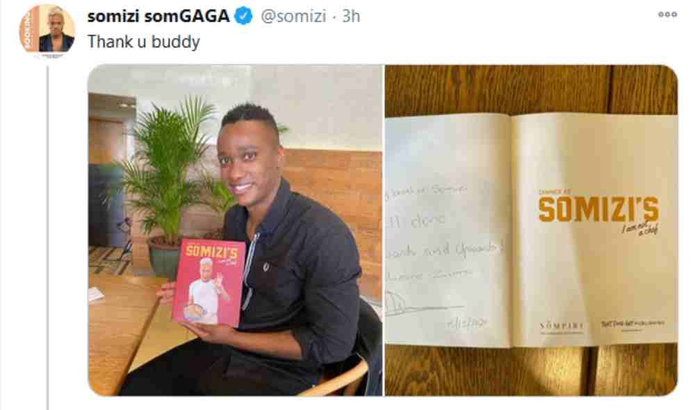 Duduzane obtient une copie du nouveau livre de Somizi