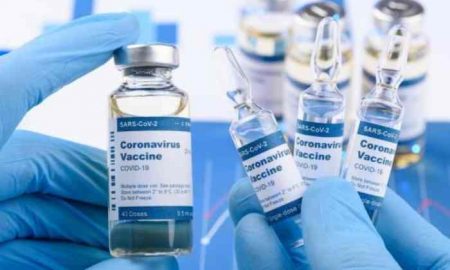 Banque africaine d'exportation: le continent a besoin de 9 milliards de dollars pour fournir des vaccins