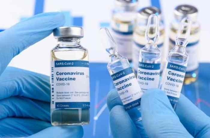 Banque africaine d'exportation: le continent a besoin de 9 milliards de dollars pour fournir des vaccins