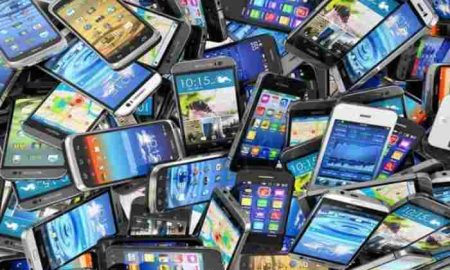 Algérie : saisie de 1200 téléphones mobiles derniers modèles volés en France