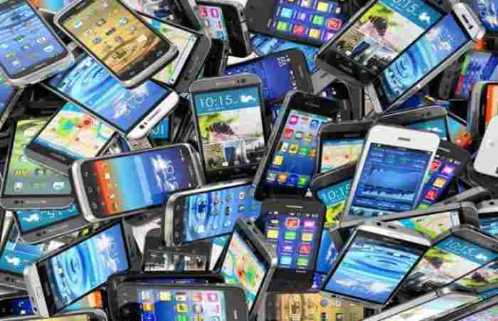 Algérie : saisie de 1200 téléphones mobiles derniers modèles volés en France