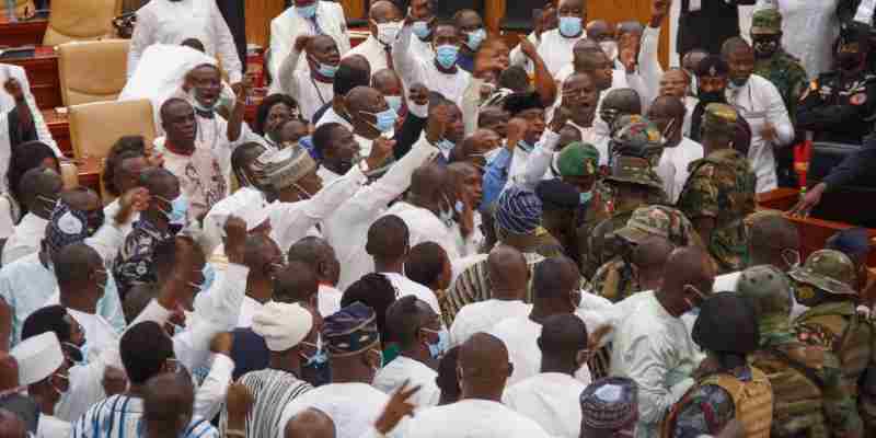 Ghana: l'armée entre au parlement pour rétablir le calme après des affrontements entre députés