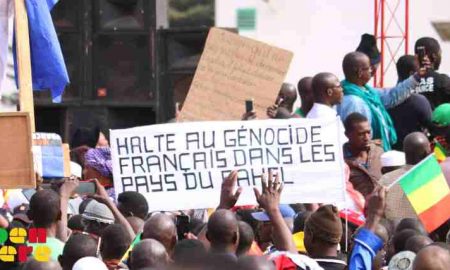 Manifestations contre l'armée française...et "Bah N’Daw" fait l'éloge des forces étrangères