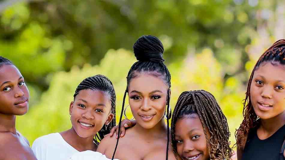 Le cadeau de Noël de Nomzamo Mbatha aux jeunes étudiants