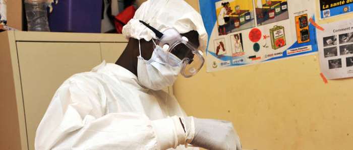 Le président guinéen et des membres du gouvernement reçoivent le vaccin russe Spoutnik