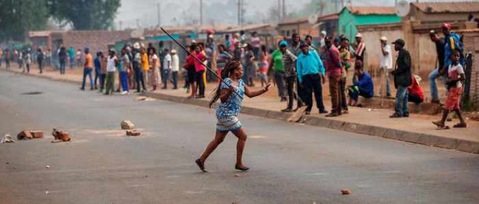 Afrique du Sud - les yeux sur l'avenir mais embourbés dans le présent