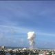 Une énorme explosion et des coups de feu à Mogadiscio et Al-Shabab adoptent l'opération