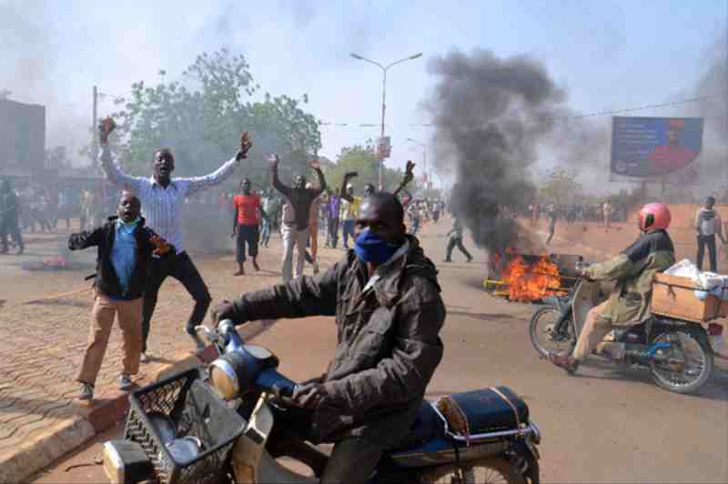 Une semaine chaude de manifestations au Niger fait deux morts et 468 prisonniers