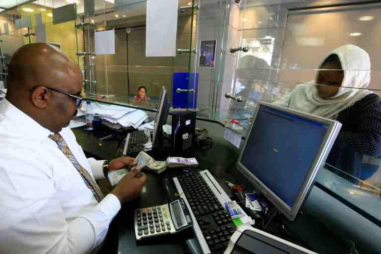 Le Soudan décide d'inclure les banques non islamiques dans le système bancaire