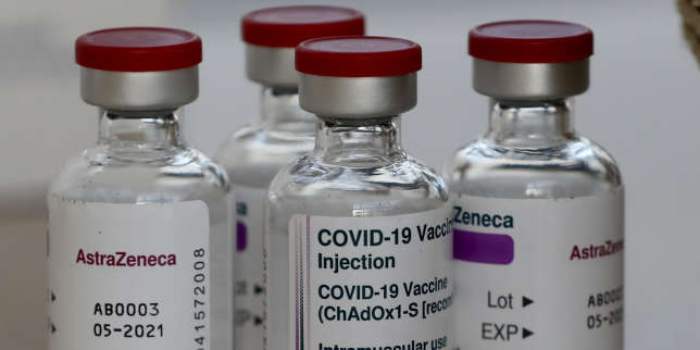 Les experts africains mettent en garde contre une "guerre des vaccins" en raison de l'arrivée tardive des expéditions d'AstraZeneca
