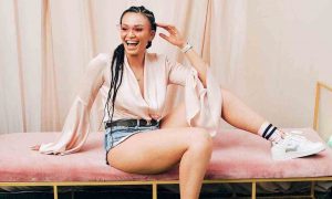 Les semi-nus de Pearl Thusi étourdissent les fans