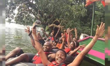 Les Ougandais découvrent les joies de `` Tubing the Nile ''