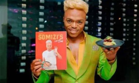 Somizi célèbre son livre de recettes en conservant sa position de leader