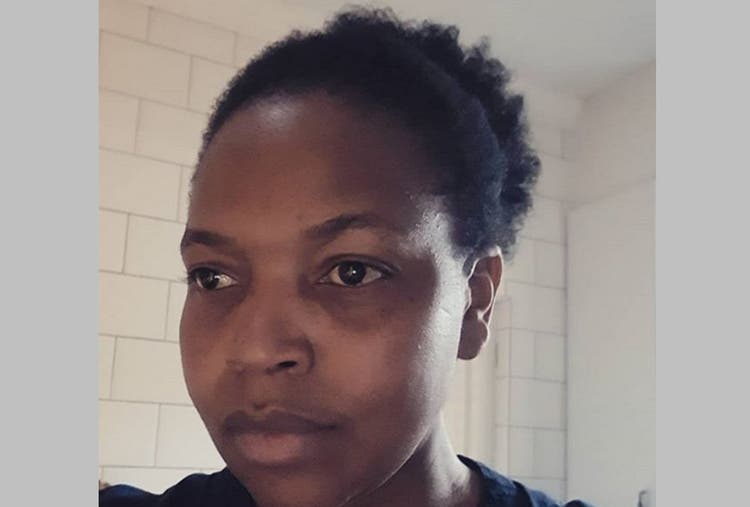 Florence Masebe partage des conseils sur la façon dont elle entretient ses beaux cheveux naturels