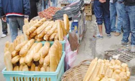 En Algérie, les citoyens sont avertis des dangers d'acquérir des denrées alimentaires toxiques vendues sur les trottoirs