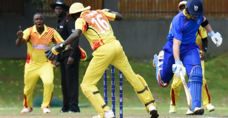 L'équipe de cricket de la Namibie bat l'Ouganda