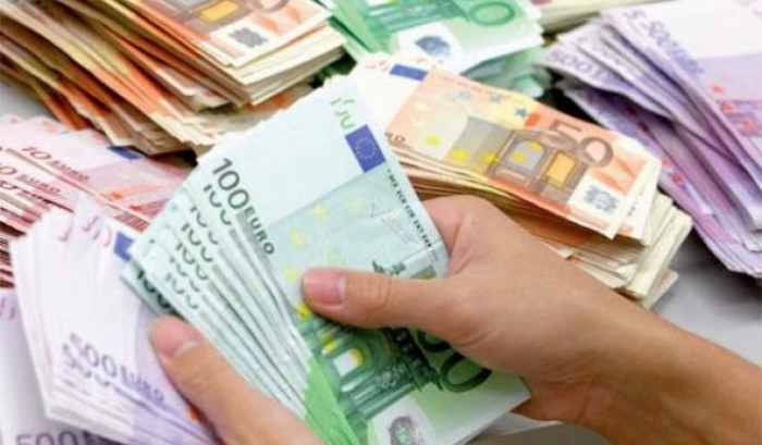 Les affaires reprennent dans le plus grand marché noir des devises étrangères en Algérie