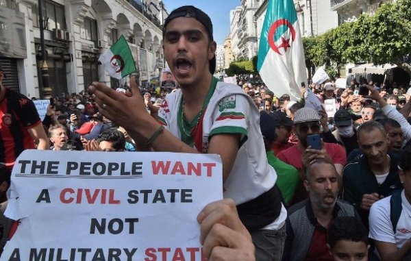 Algérie: la police réprime des manifestations de solidarité avec la cause Palestine dans plusieurs villes