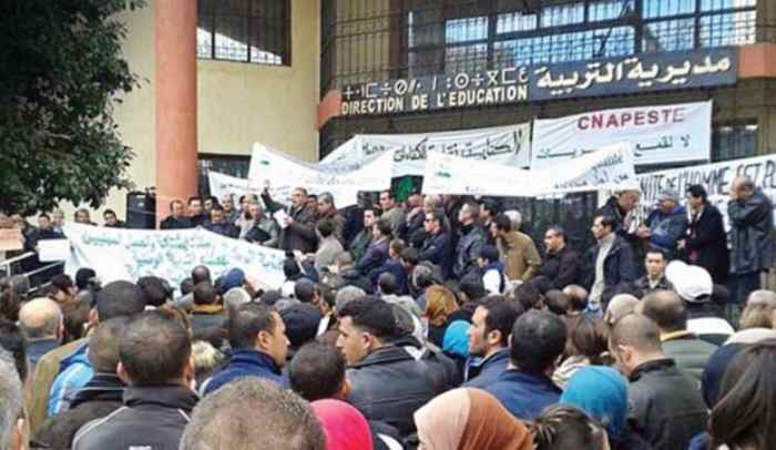 Les forces de sécurité algériennes empêchent les enseignants de manifester par la force
