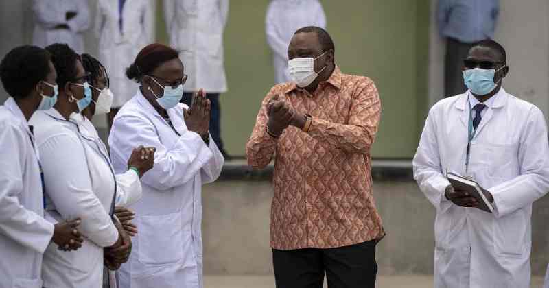 Les infirmières ambulantes du Kenya apportent le vaccin contre le virus à l'intérieur du pays