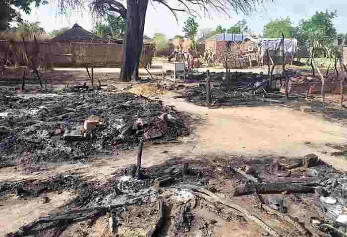 Soudan: proclamer l'état d'urgence et imposer un couvre-feu dans l'État de la mer Rouge, après les violences tribales