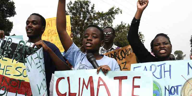 S'efforcer de promouvoir la préparation des jeunes en Afrique à l'adaptation au changement climatique
