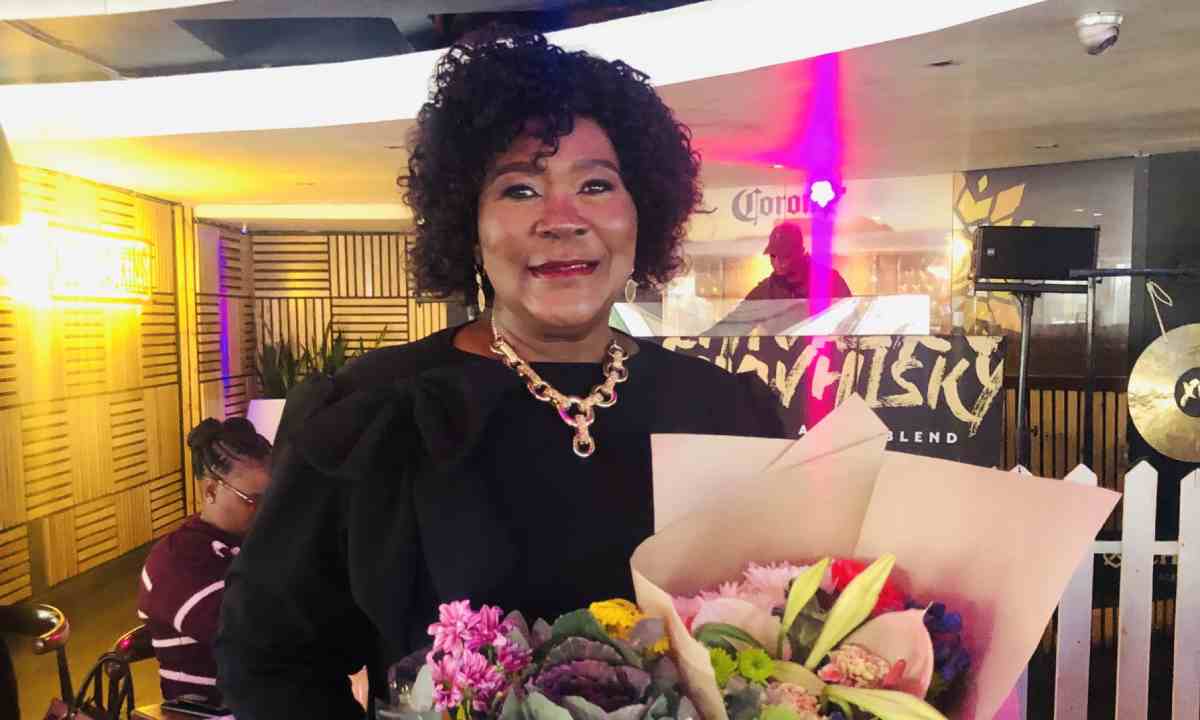 Connie Chiume célèbre son 69e anniversaire