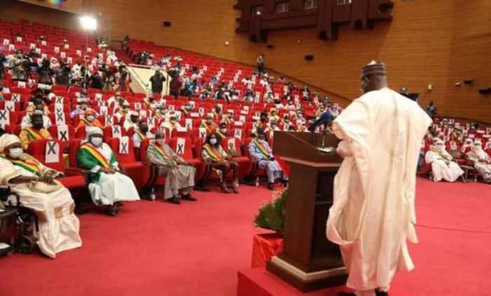 Le gouvernement de transition malien fixe ses priorités et son président dit que l'étape est «critique»