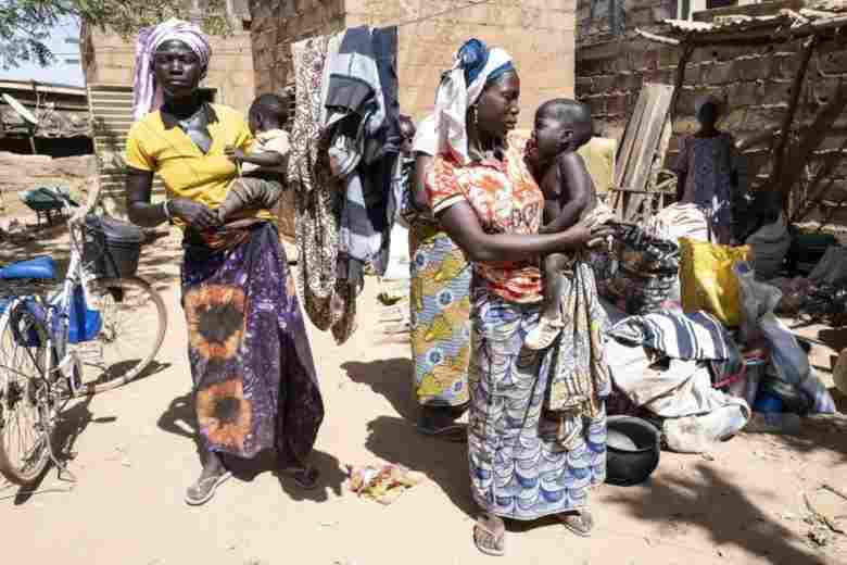 Burkina Faso : Hausse record du nombre de personnes forcées de fuir en raison des violences en cours dans le pays