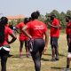 Leonard Lubambula presente l’équipe d’Ouganda Lady Cranes Squad qui va affronter le Zimbabwe