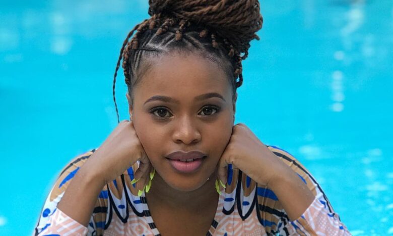 8 fois Natasha Thahane a montré son corps chaud avec le bikini