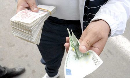 Les réserves de devises fortes de l'Algérie s'érodent rapidement et le pays se dirige vers l'inconnu