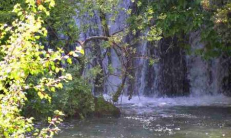 La seule au monde…Les cascades "Loube" du Cameroun alimentent les eaux de l'Atlantique