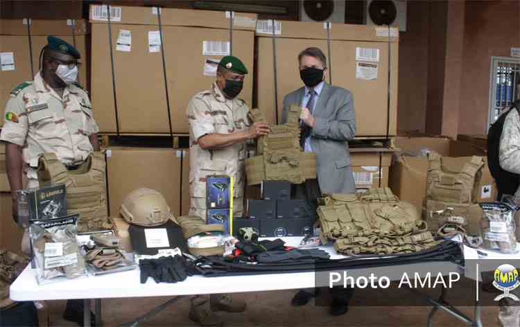 Les États-Unis fournissent à la gendarmerie Malienne des équipements pour lutter contre le terrorisme