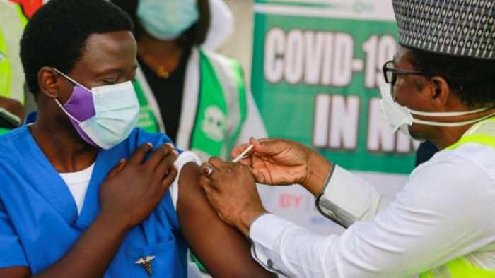 Une étude révèle les effets dévastateurs de la vaccination lente contre Corona sur l'économie en Afrique