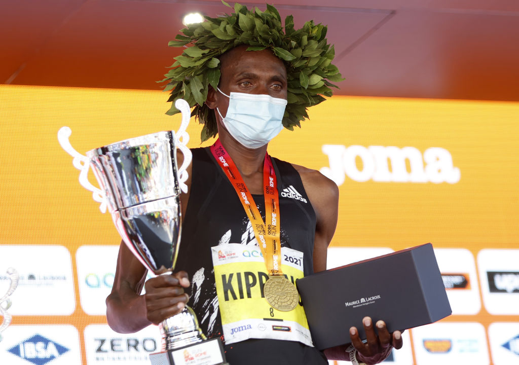 Les Kenyans remportent les titres masculins et féminins au marathon de Rome