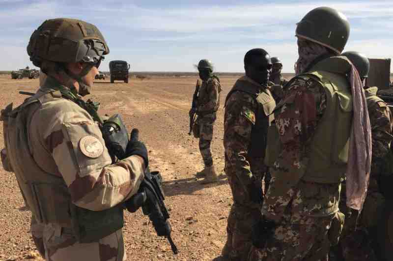 L'escalade de la concurrence russo-française dans la région du Sahel africain : le Mali et le Tchad comme modèle