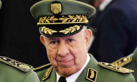 Les généraux sont la principale cause du retard et de l'ignorance du peuple algérien