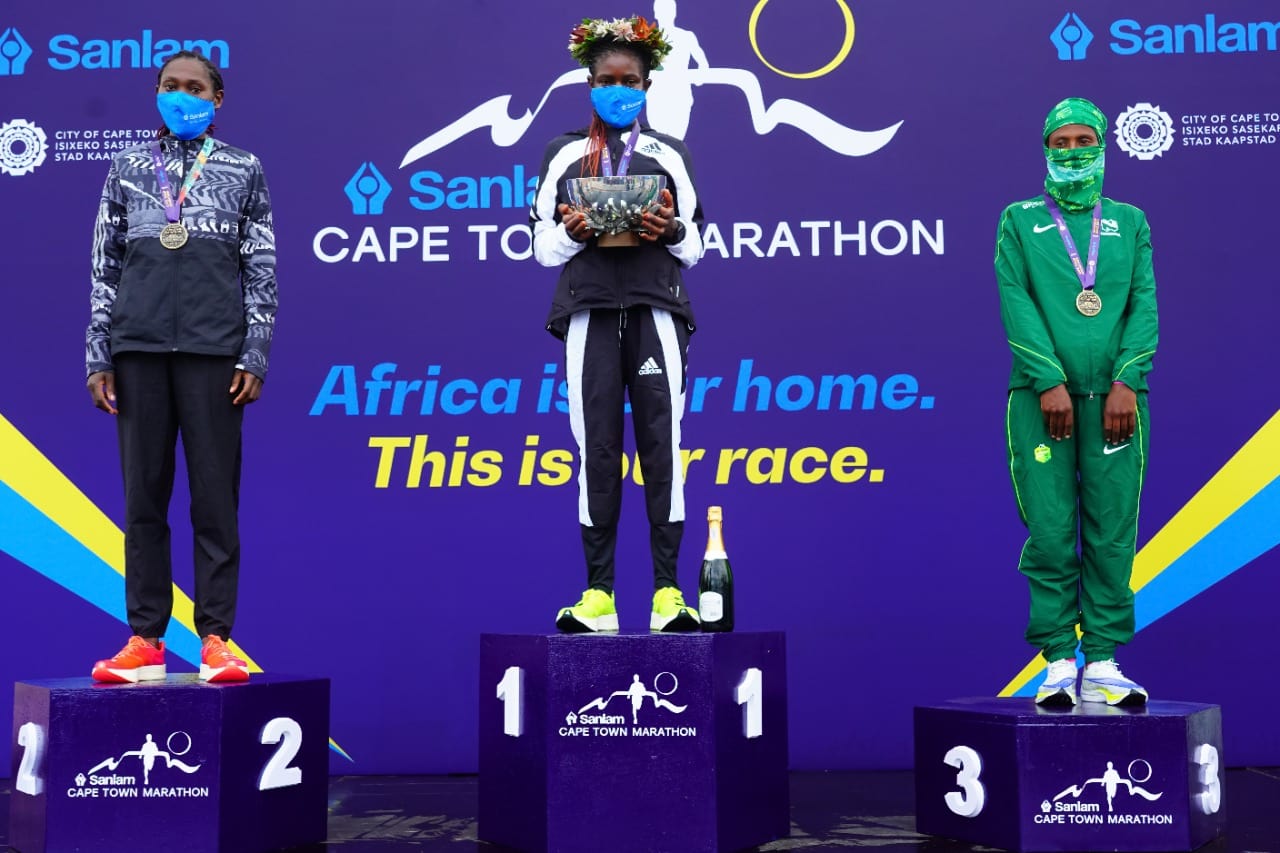 Stephen Mokoka et Lydia Simiyu à l'honneur au marathon du Cap