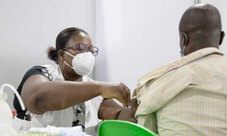 La Banque mondiale prête 400 millions de dollars au Nigeria pour financer l'achat de vaccins contre le coronavirus