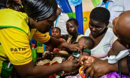 Vaccin contre le paludisme : quelle est son efficacité et quand sera-t-il disponible en Afrique ?