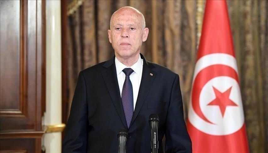 Le président tunisien dit qu'il va entamer un dialogue sur le système politique et la loi électorale