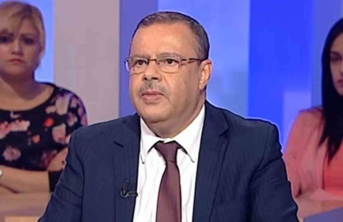 Tunisie, le mandat d'arrêt de l'ancien ministre de l'Agriculture et le Parlement condamne la baisse des salaires