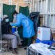 Les militants du Zimbabwe prêchent les vaccins aux fidèles