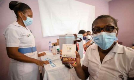 COVID-19 : Seulement 27 pour cent des agents de santé en Afrique ont été complètement vaccinés contre la maladie