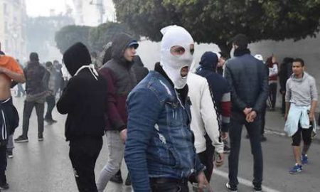 Le dirigeant d’Algérie utilise des criminels pour réprimer les manifestants